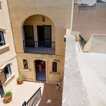 Dorata - Gozo With Terrace & Field View *