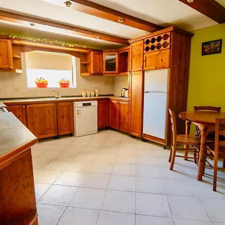 Case de vacanță Dorata - Gozo With Terrace & Field View *