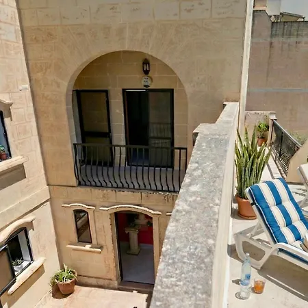 Dorata - Gozo With Terrace & Field View