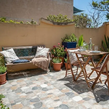 Dorata - Gozo With Terrace & Field View