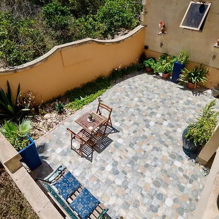 Dorata - Gozo With Terrace & Field View Qala